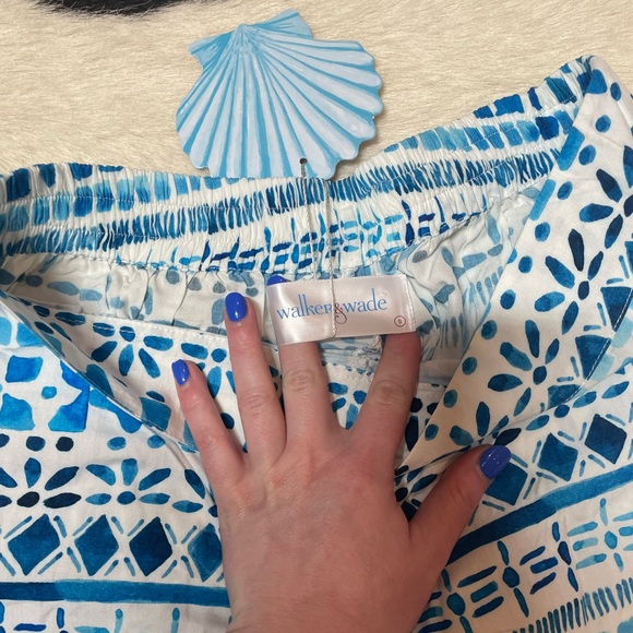 Walker & Wade Catalina Pant in the "Blue Lagoon" pattern - Picture 7 of 9